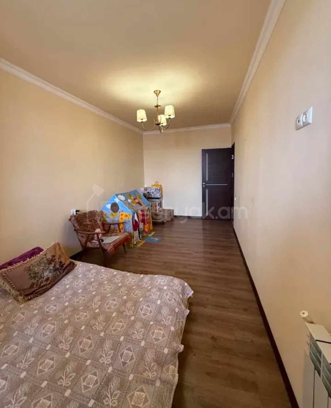 3 Սենյականոց Բնակարան Քարե Շենքում, 65քմ, 5/5 հարկ, Կապիտալ Վերանորոգված