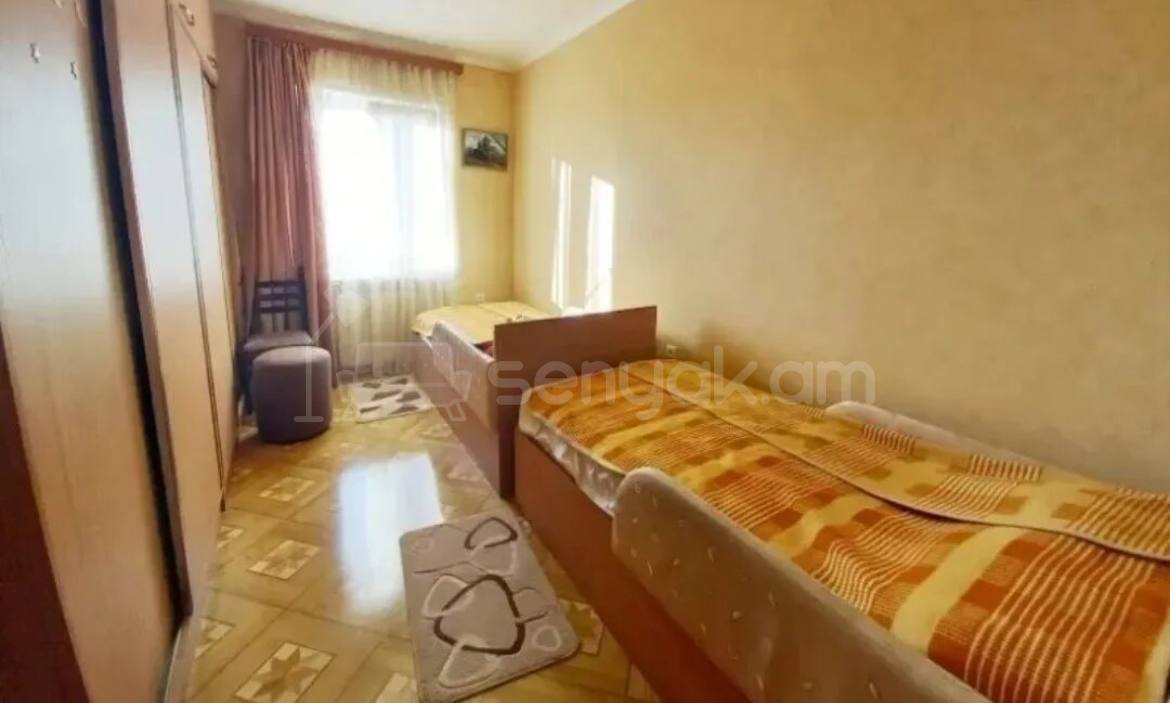 4 Սենյականոց Բնակարան, 95քմ, 8/9 հարկ, Նորմալ Վիճակում