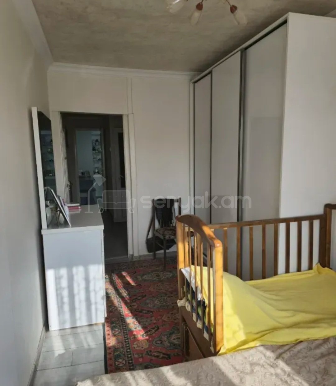 3 Սենյականոց Բնակարան Քարե Շենքում, 77քմ, 4/4 հարկ, Նորմալ Վիճակում