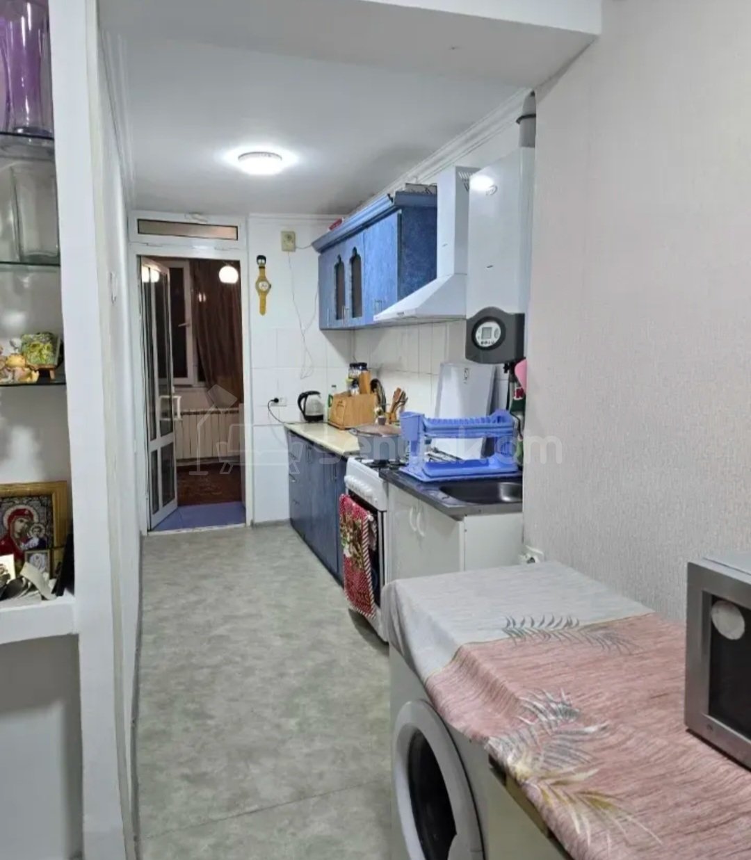 3 Սենյականոց Բնակարան Քարե Շենքում, 77քմ, 4/4 հարկ, Նորմալ Վիճակում