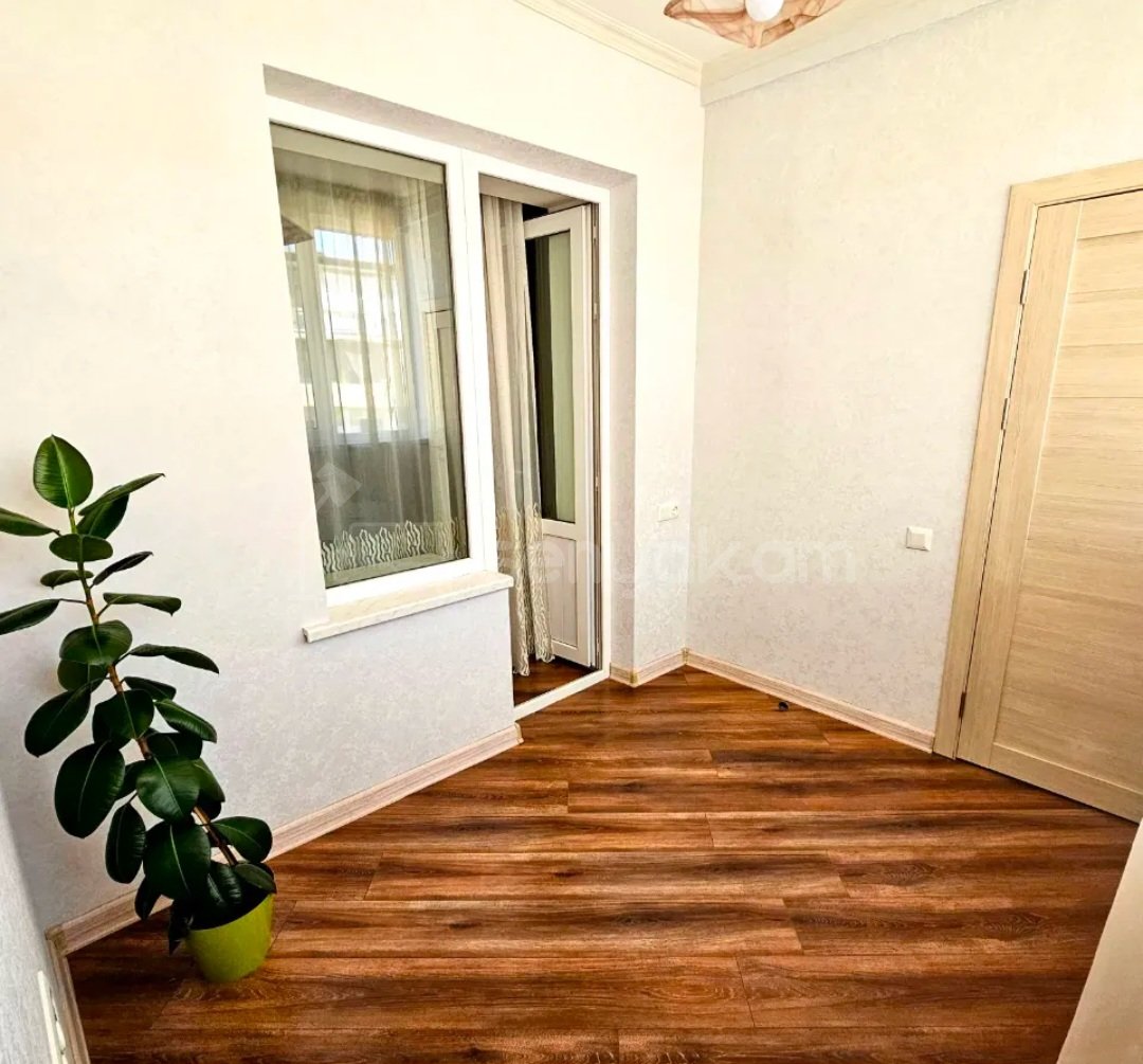 4 Սենյականոց Բնակարան Քարե Շենքում, 96քմ, 5/5 հարկ, Դիզայներական Վերանորոգված