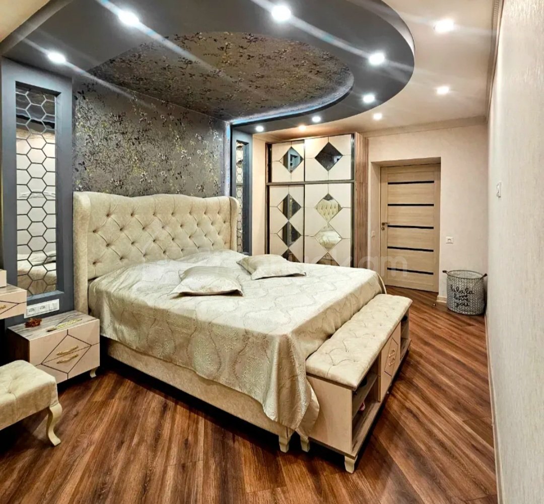 4 Սենյականոց Բնակարան Քարե Շենքում, 96քմ, 5/5 հարկ, Դիզայներական Վերանորոգված