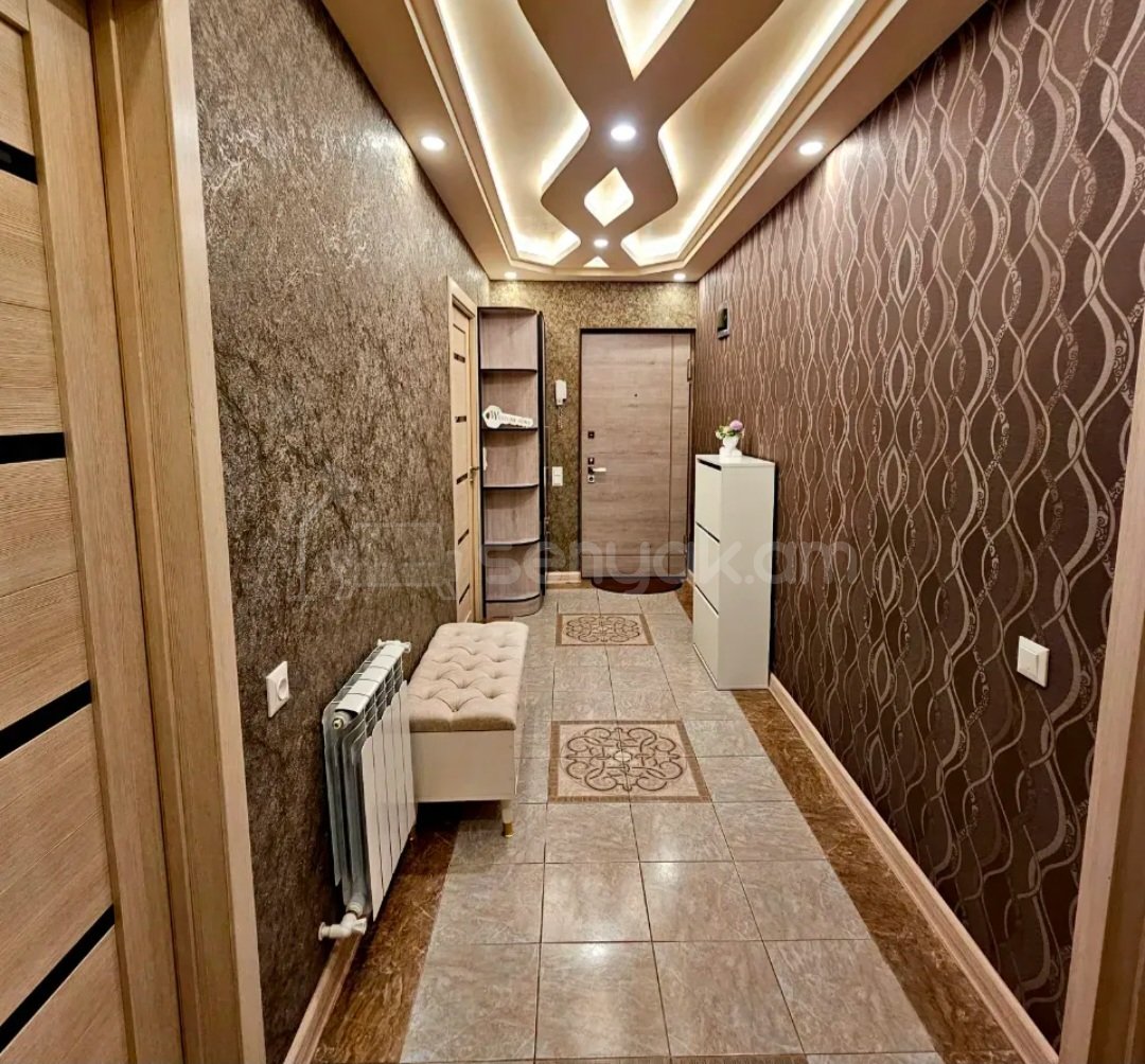 4 Սենյականոց Բնակարան Քարե Շենքում, 96քմ, 5/5 հարկ, Դիզայներական Վերանորոգված