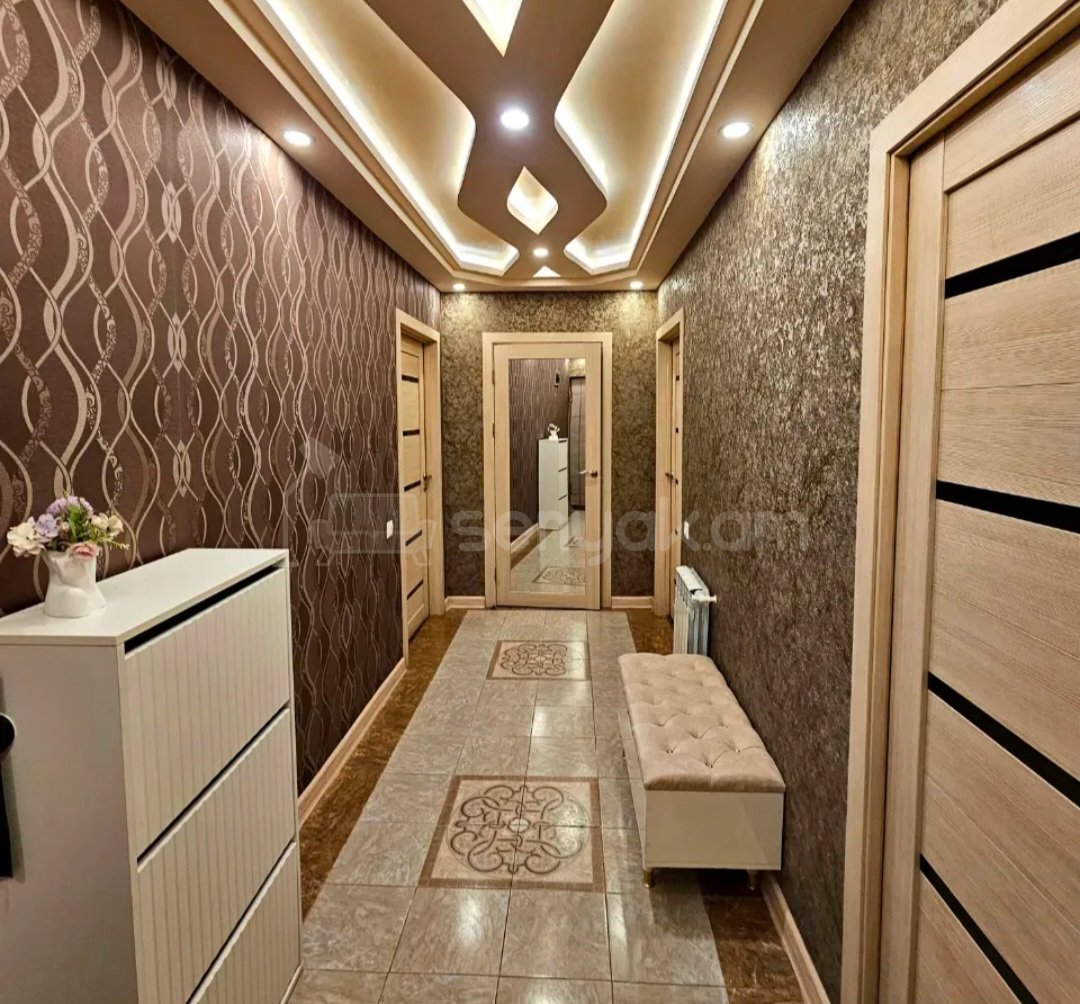 4 Սենյականոց Բնակարան Քարե Շենքում, 96քմ, 5/5 հարկ, Դիզայներական Վերանորոգված