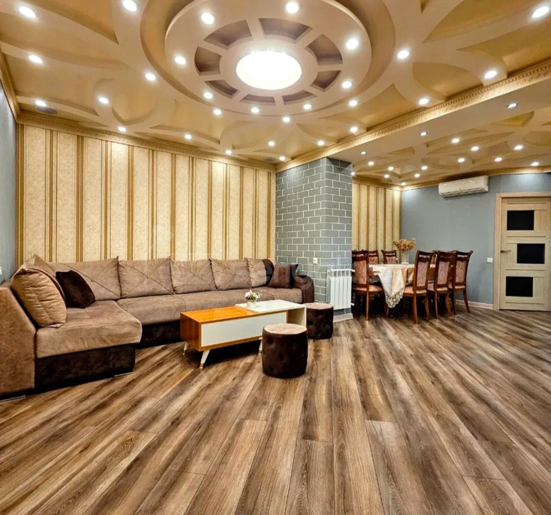 4 Սենյականոց Բնակարան Քարե Շենքում, 96քմ, 5/5 հարկ, Դիզայներական Վերանորոգված