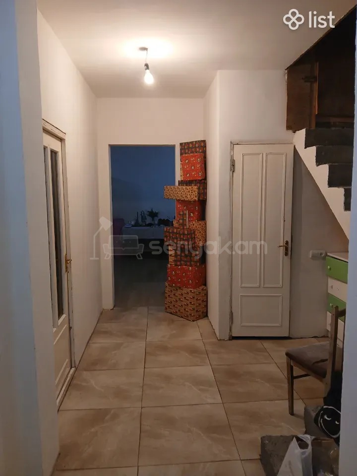 4 Սենյականոց Բնակարան, 145քմ, 2/2 հարկ, Կոսմետիկ Վերանորոգված