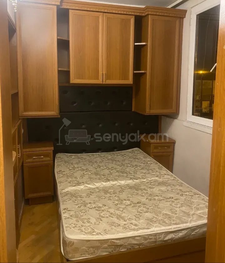 3 Սենյականոց Բնակարան Քարե Շենքում, 64քմ, 4/5 հարկ, Նորմալ Վիճակում, Կահավորված, Արևկող