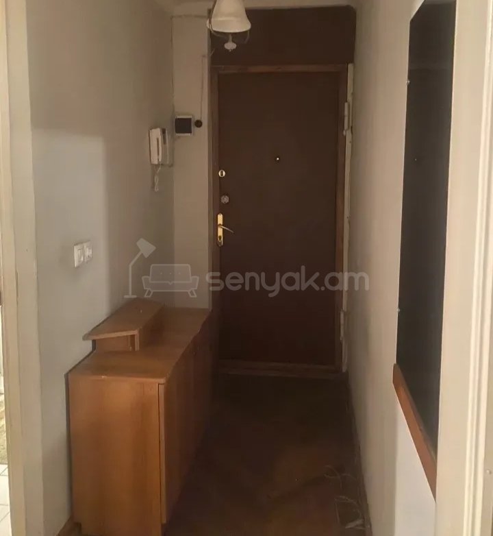 3 Սենյականոց Բնակարան Քարե Շենքում, 64քմ, 4/5 հարկ, Նորմալ Վիճակում, Կահավորված, Արևկող