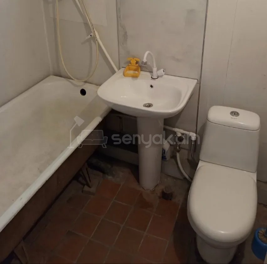 2 Սենյականոց Բնակարան Քարե Շենքում, 56քմ, 1/1 հարկ, Նորմալ Վիճակում, Կահավորված