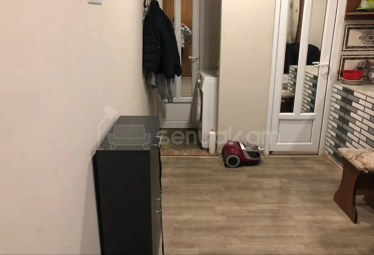 2 Սենյականոց Բնակարան Քարե Շենքում, 50քմ, 1/1 հարկ, Նորմալ Վիճակում, Կահավորված