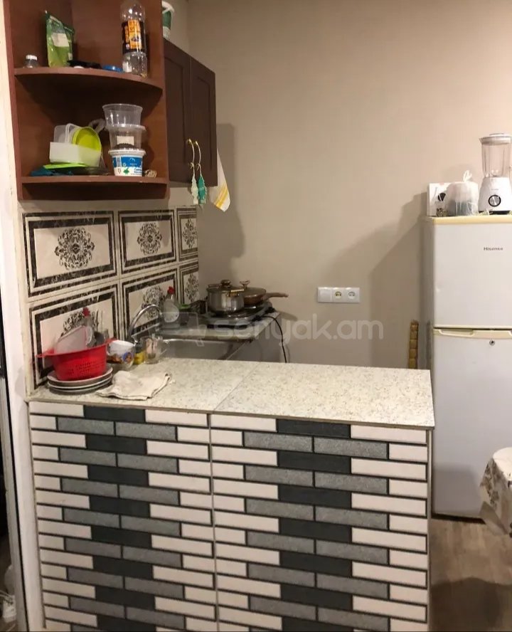 2 Սենյականոց Բնակարան Քարե Շենքում, 50քմ, 1/1 հարկ, Նորմալ Վիճակում, Կահավորված