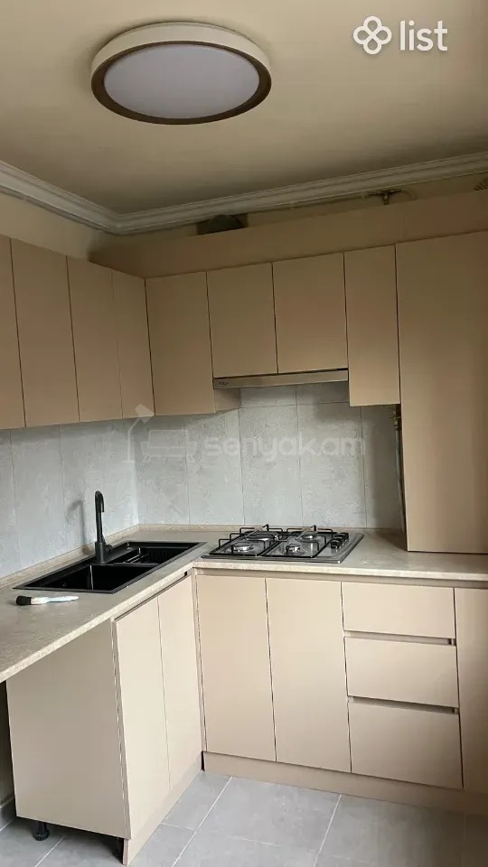 2 Սենյականոց Բնակարան Քարե Շենքում, 48քմ, 3/5 հարկ, Նորմալ Վիճակում, Կահավորված