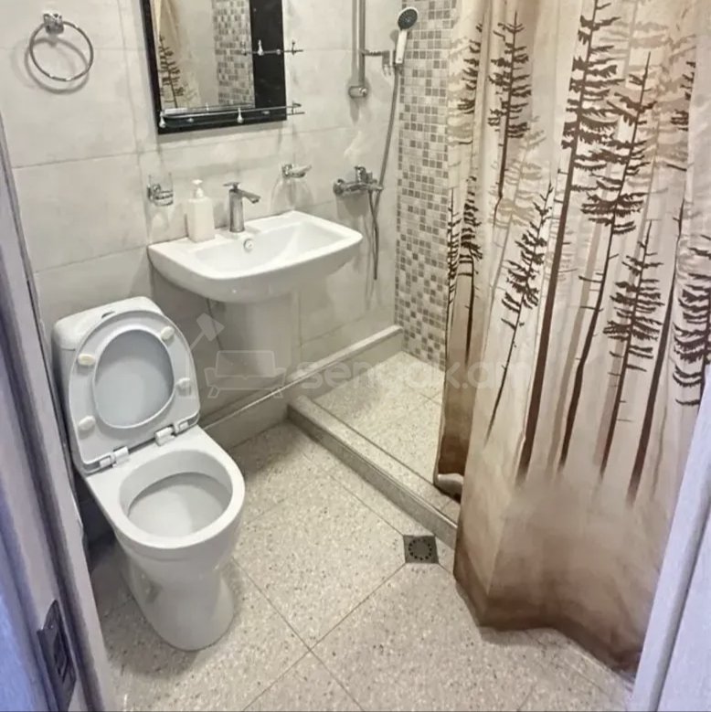 2 Սենյականոց Բնակարան Քարե Շենքում, 48քմ, 3/5 հարկ, Նորմալ Վիճակում, Կահավորված