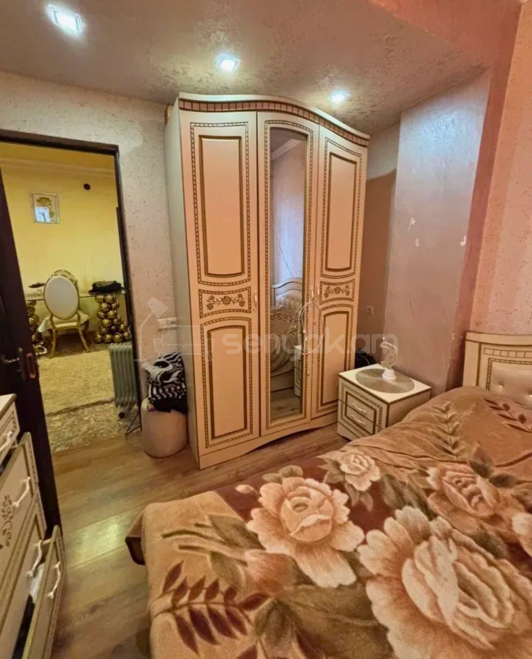 3 Սենյականոց Բնակարան Քարե Շենքում, 47քմ, 1/5 հարկ, Դիզայներական Վերանորոգված