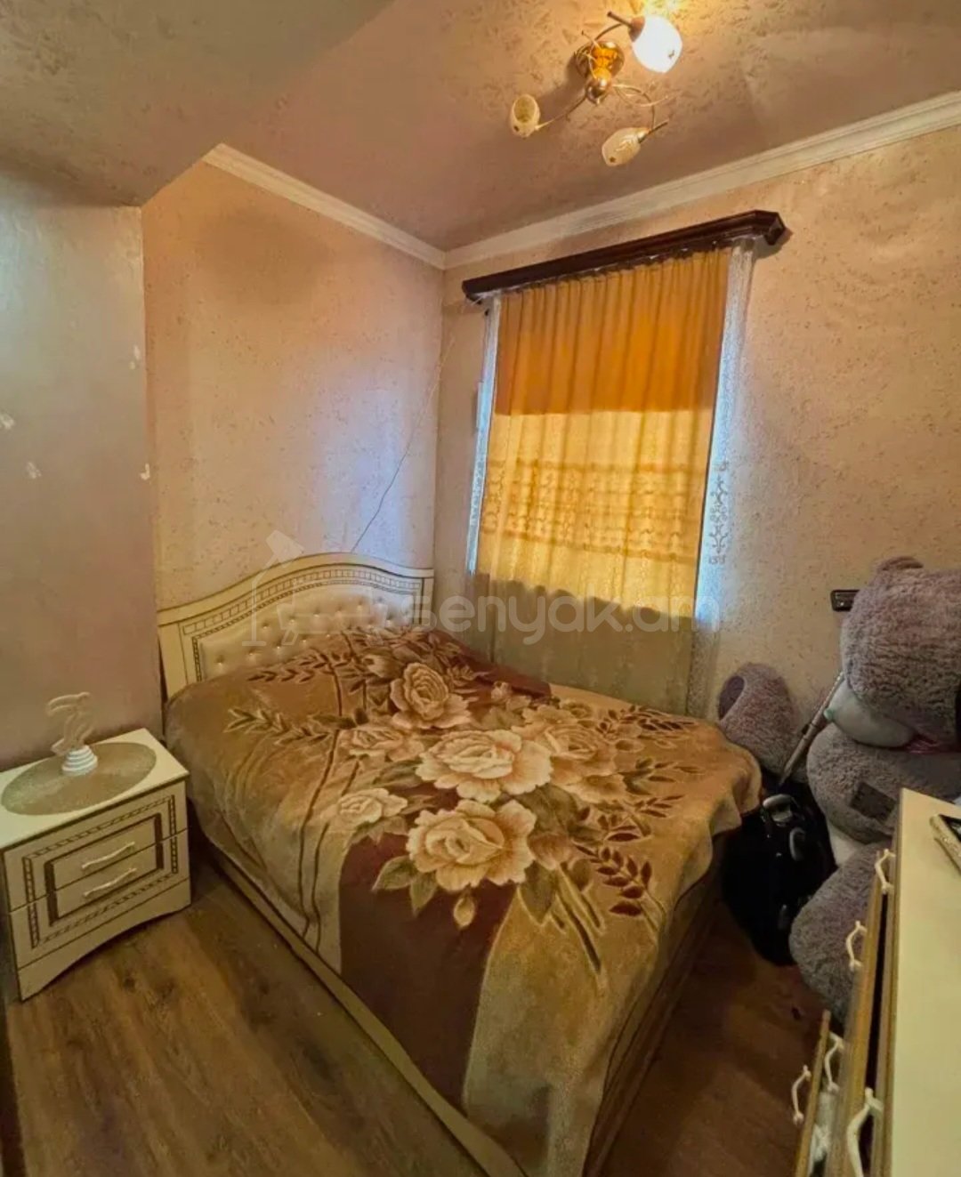 3 Սենյականոց Բնակարան Քարե Շենքում, 47քմ, 1/5 հարկ, Դիզայներական Վերանորոգված