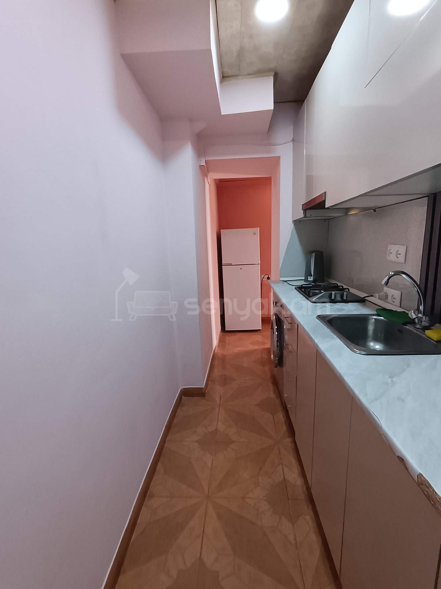 2 Սենյականոց Բնակարան, 36քմ, 1/3 հարկ, Կապիտալ Վերանորոգված