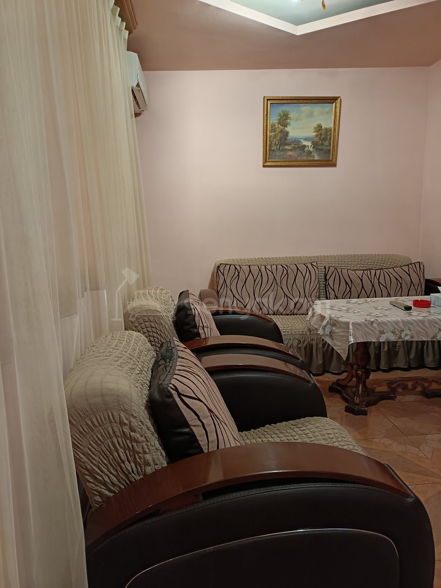 2 Սենյականոց Բնակարան, 36քմ, 1/3 հարկ, Կապիտալ Վերանորոգված