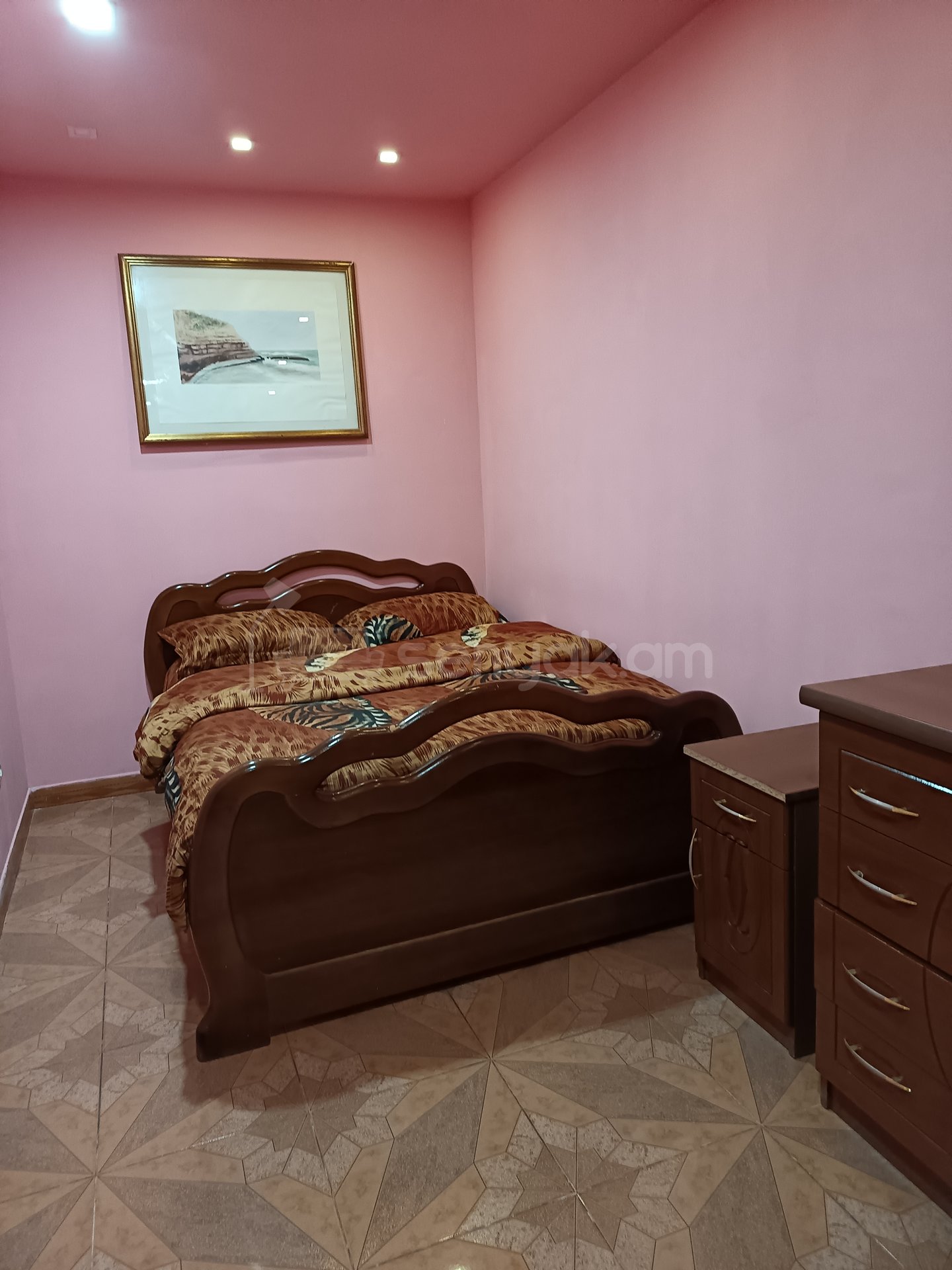 2 Սենյականոց Բնակարան, 36քմ, 1/3 հարկ, Կապիտալ Վերանորոգված