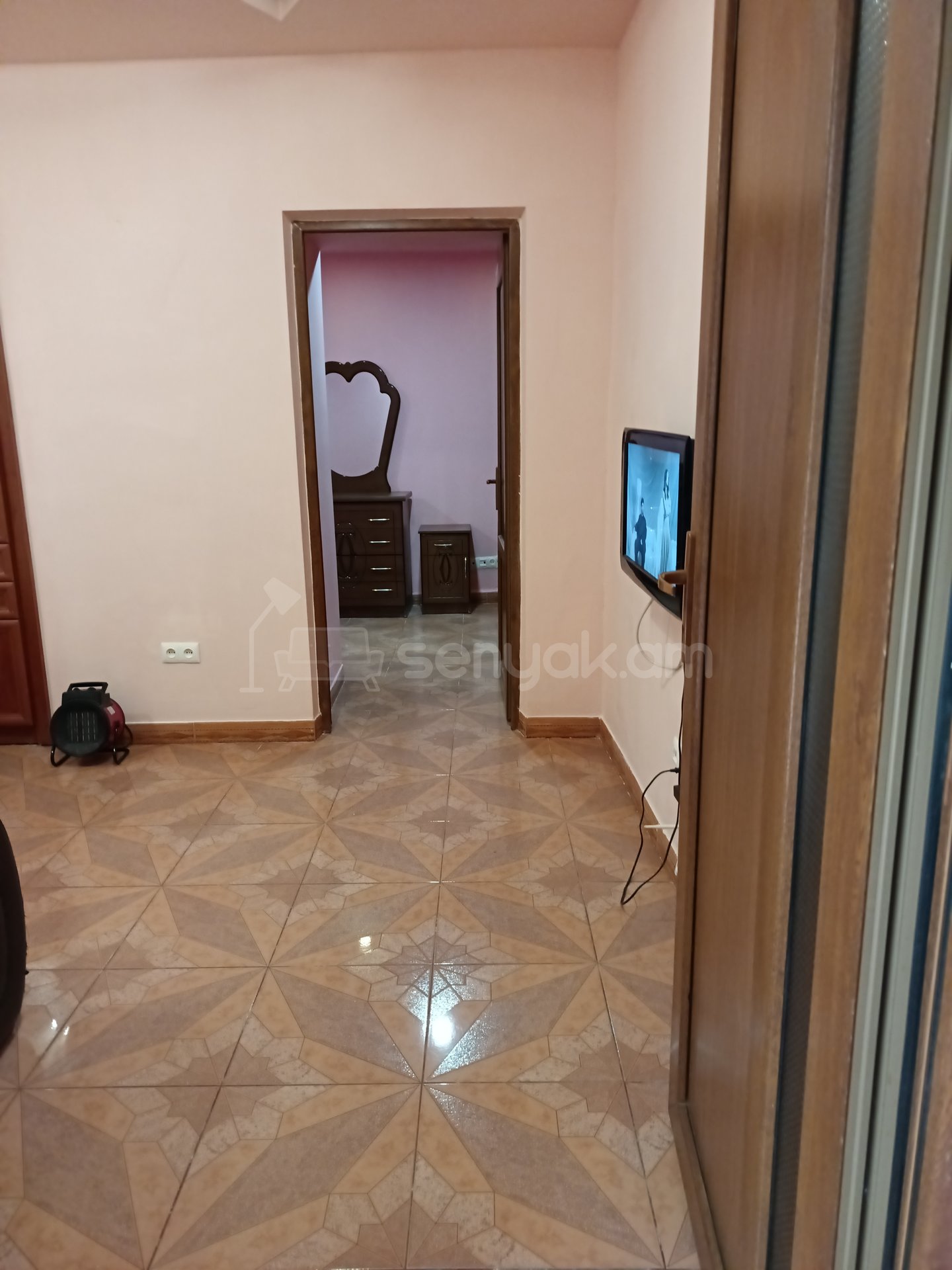 2 Սենյականոց Բնակարան, 36քմ, 1/3 հարկ, Կապիտալ Վերանորոգված