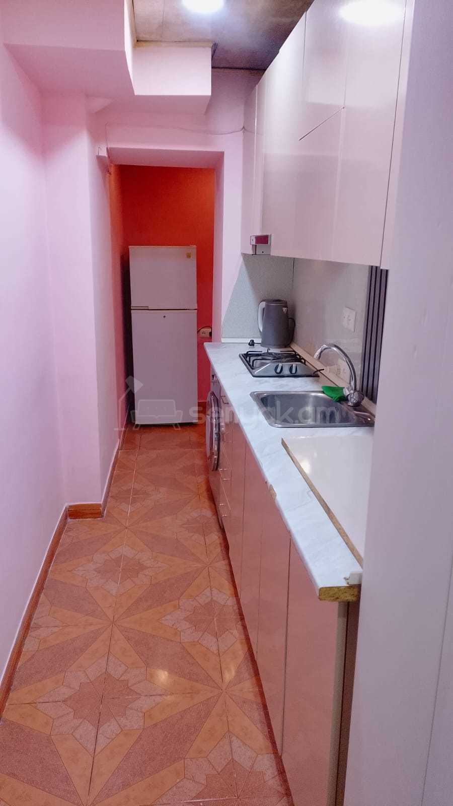 2 Սենյականոց Բնակարան, 36քմ, 1/3 հարկ, Կապիտալ Վերանորոգված