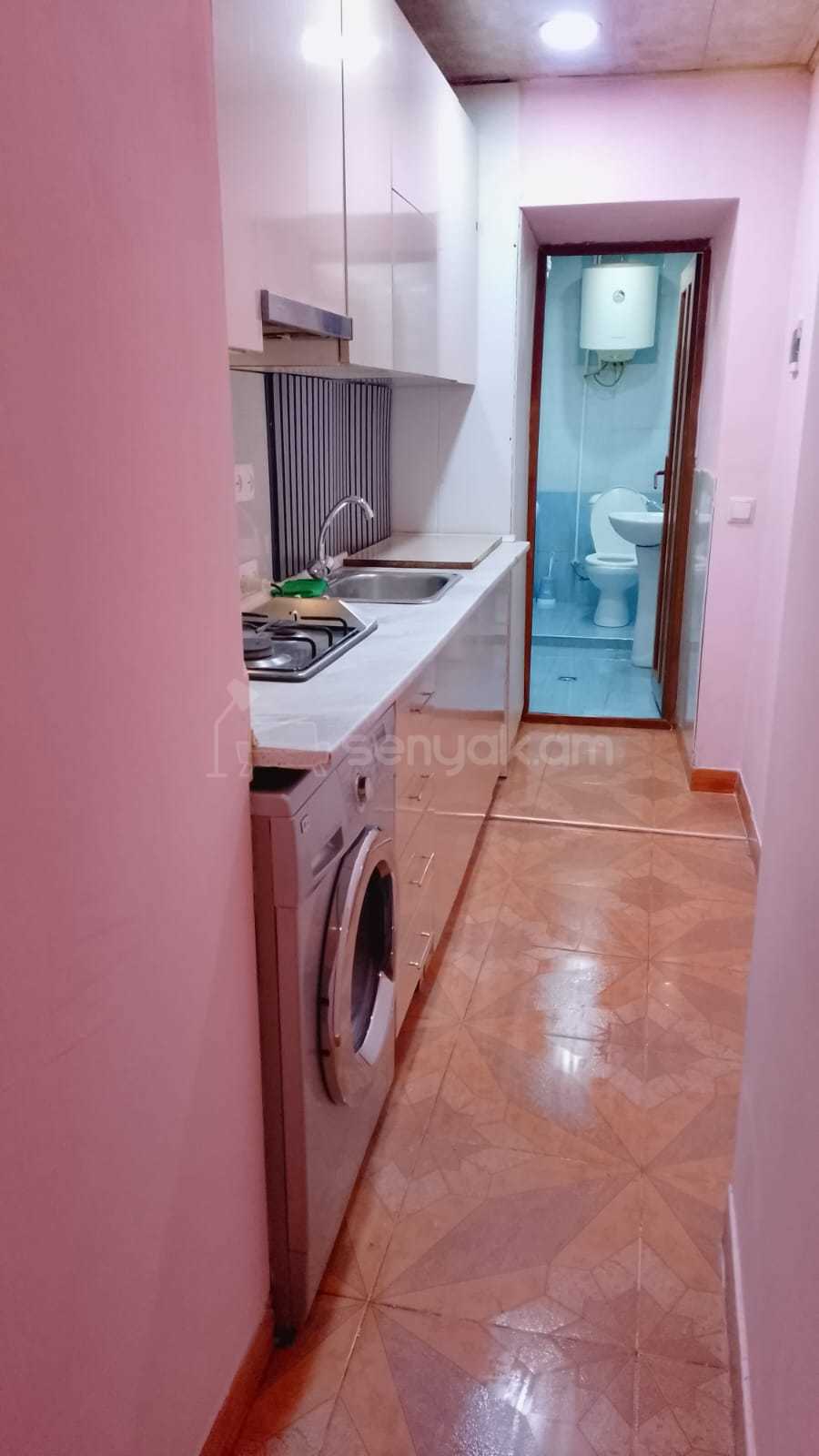 2 Սենյականոց Բնակարան, 36քմ, 1/3 հարկ, Կապիտալ Վերանորոգված