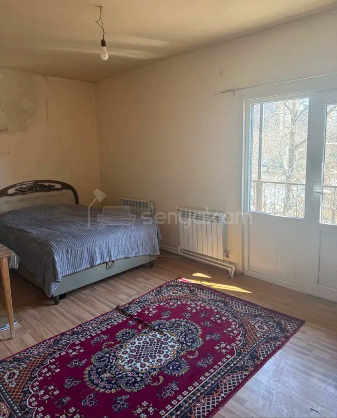 3 Սենյականոց Բնակարան Քարե Շենքում, 105քմ, 4/5 հարկ, Նորմալ Վիճակում, Կահավորված, Արևկող