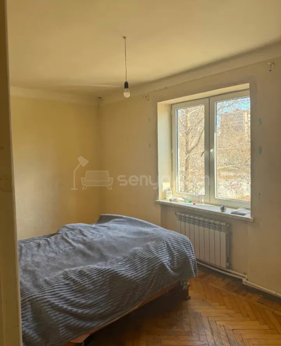 3 Սենյականոց Բնակարան Քարե Շենքում, 105քմ, 4/5 հարկ, Նորմալ Վիճակում, Կահավորված, Արևկող