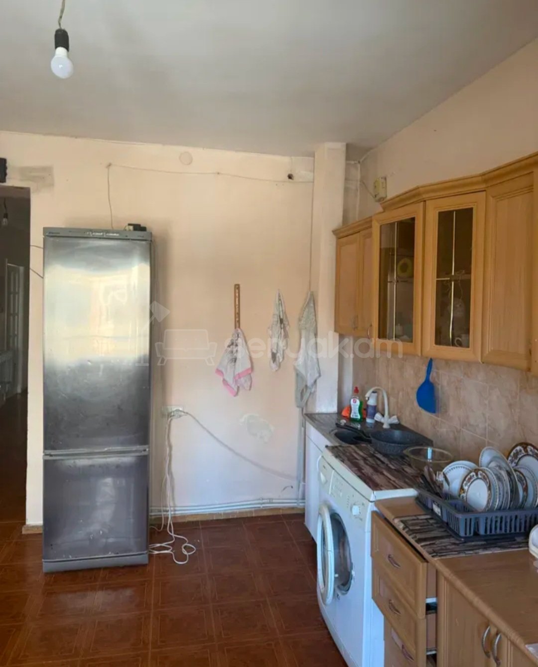 3 Սենյականոց Բնակարան Քարե Շենքում, 105քմ, 4/5 հարկ, Նորմալ Վիճակում, Կահավորված, Արևկող