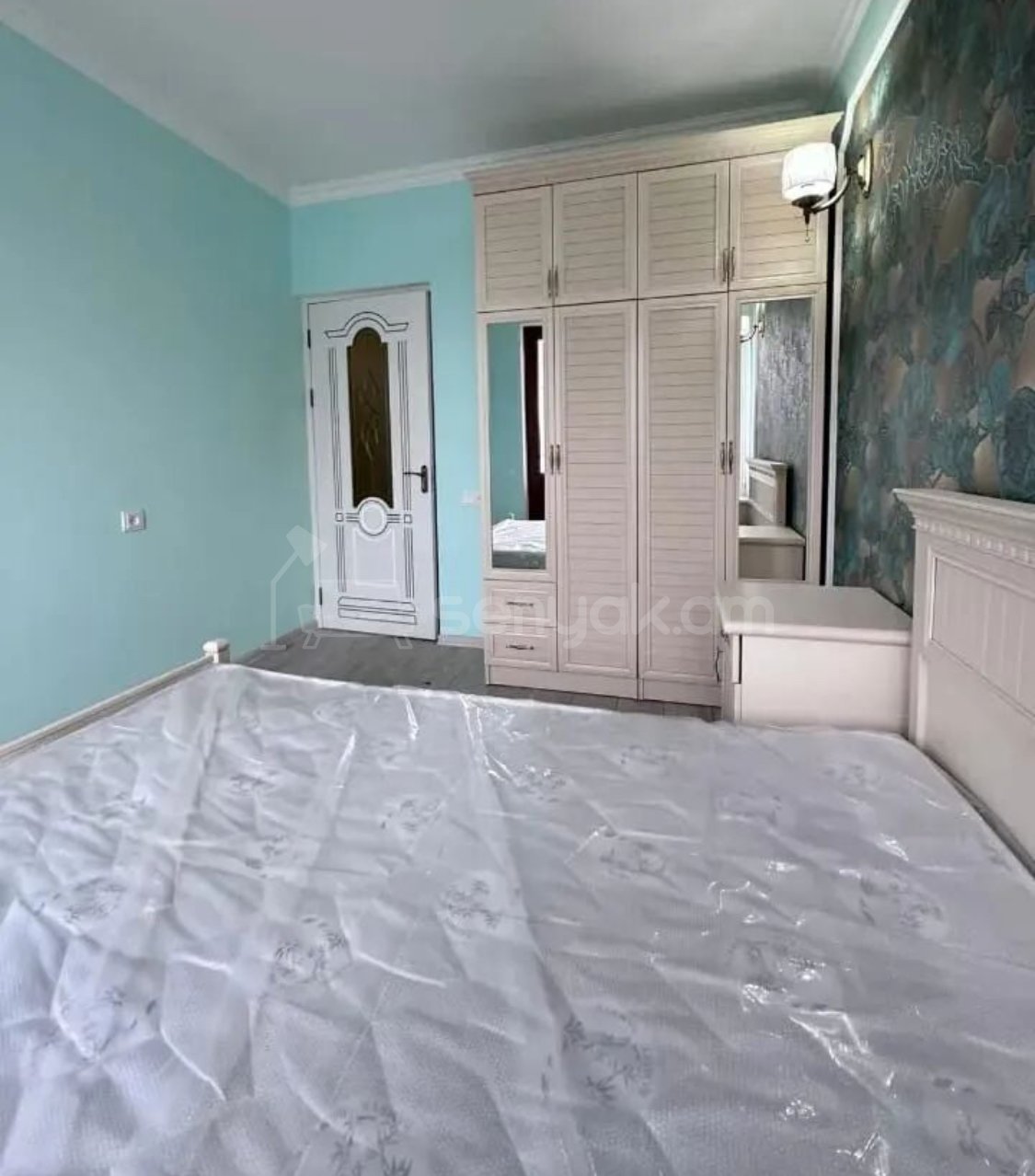 4 Սենյականոց Բնակարան Քարե Շենքում, 93քմ, 2/5 հարկ, Դիզայներական Վերանորոգված