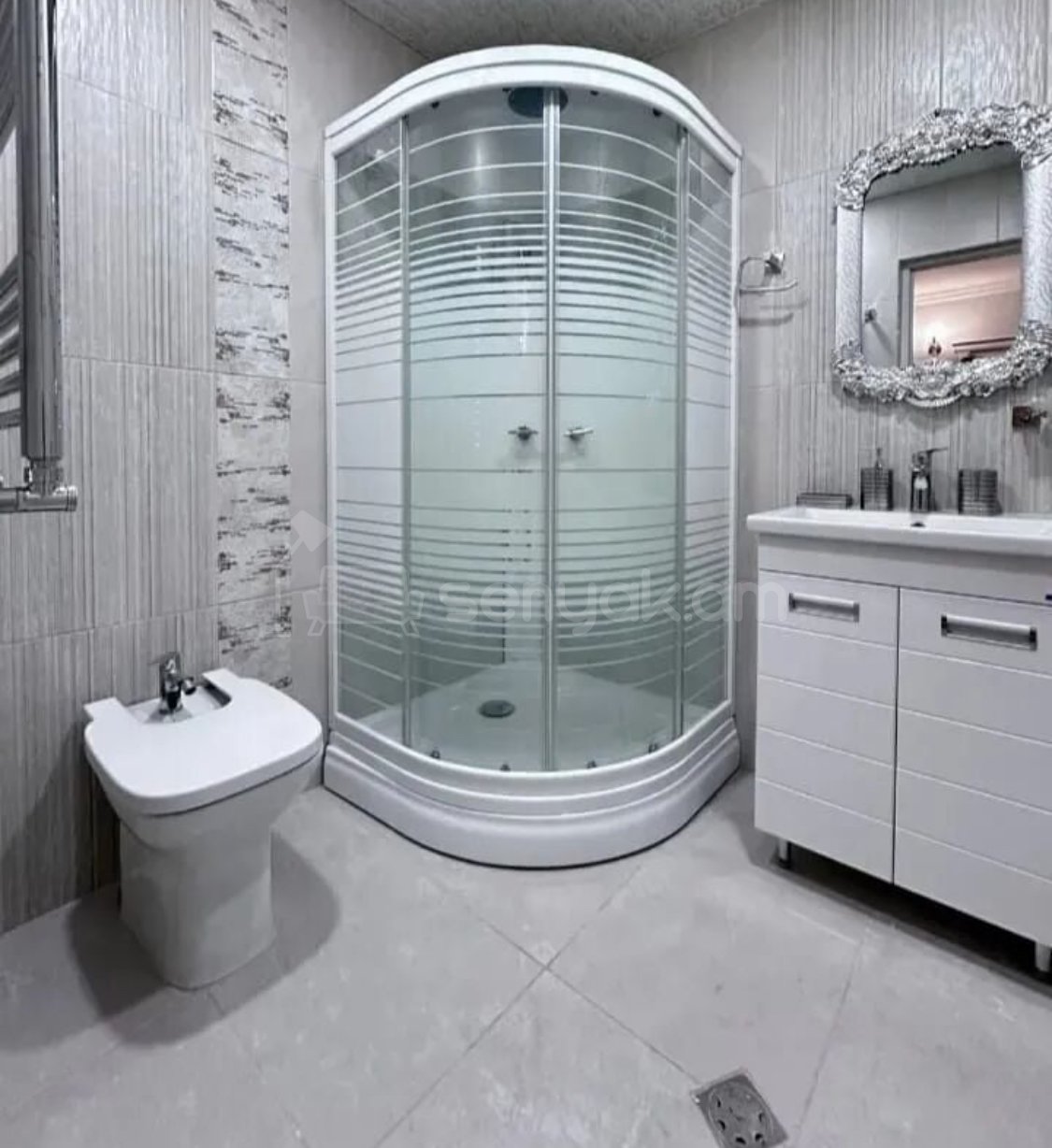 4 Սենյականոց Բնակարան Քարե Շենքում, 93քմ, 2/5 հարկ, Դիզայներական Վերանորոգված