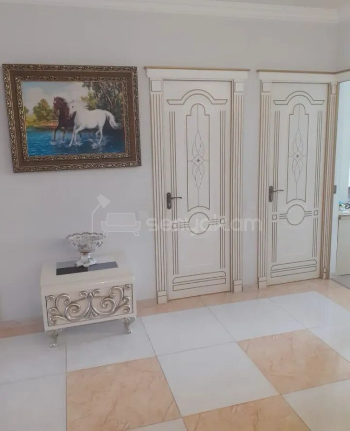 4 Սենյականոց Բնակարան Քարե Շենքում, 93քմ, 2/5 հարկ, Դիզայներական Վերանորոգված