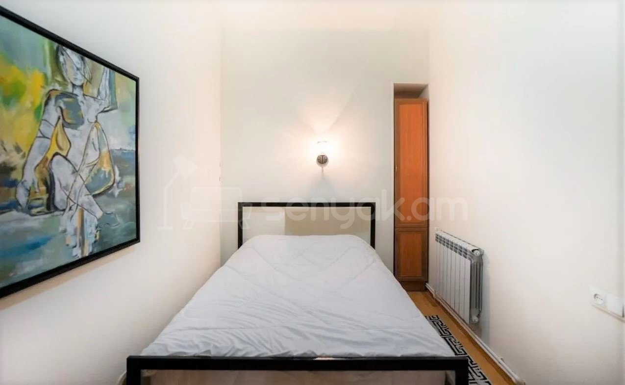 3 Սենյականոց Բնակարան Քարե Շենքում, 73քմ, 5/5 հարկ, Կապիտալ Վերանորոգված, Կահավորված, Արևկող