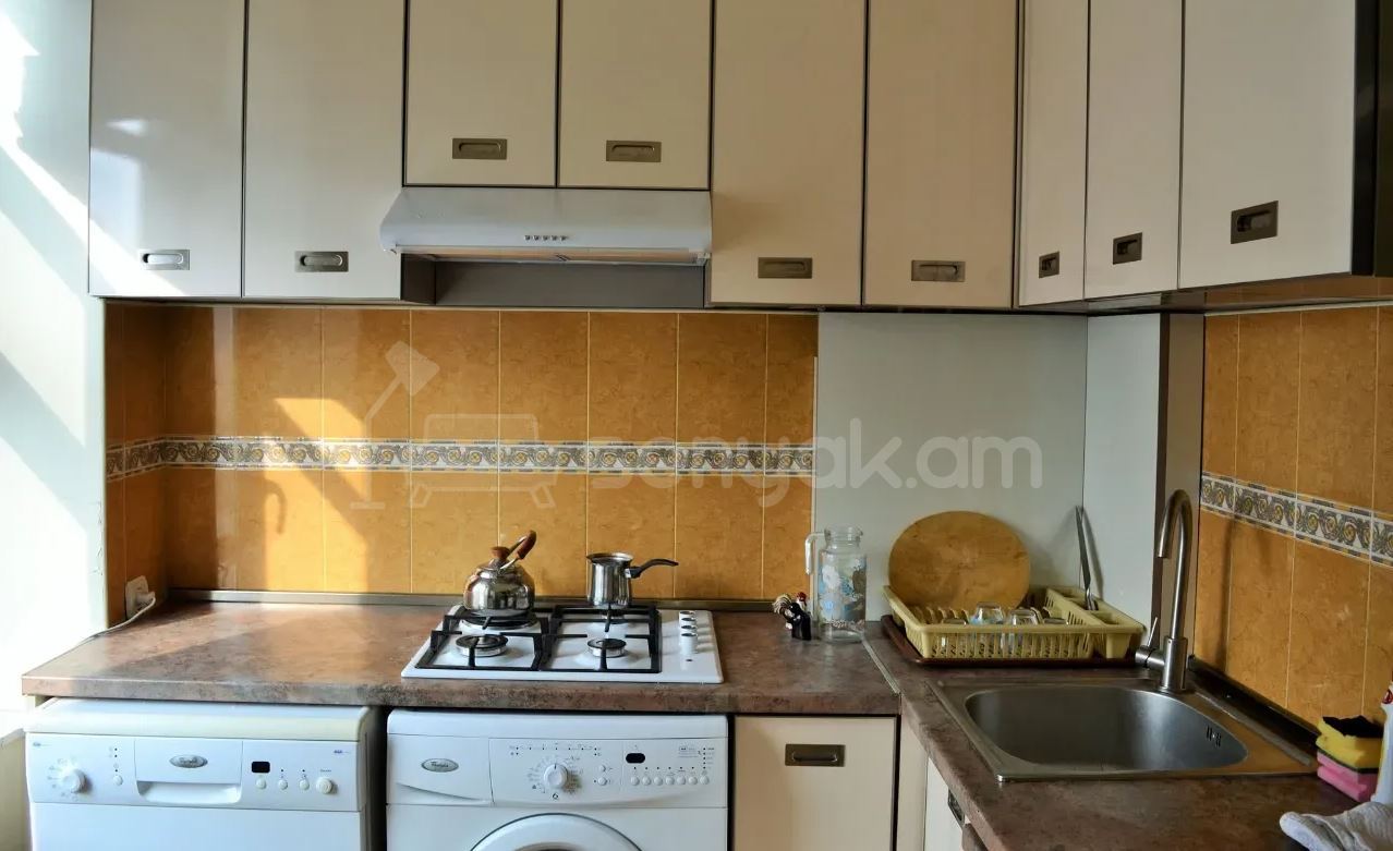 2 Սենյականոց Բնակարան Քարե Շենքում, 70քմ, 5/5 հարկ, Կապիտալ Վերանորոգված, Կահավորված, Արևկող