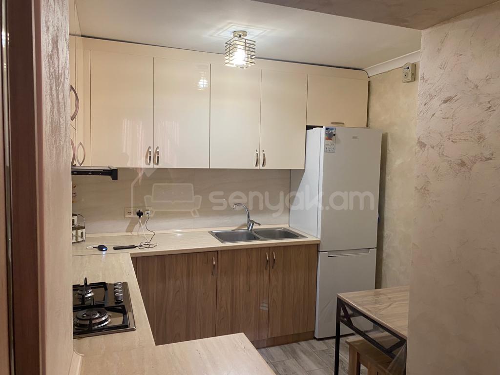 2 Սենյականոց Բնակարան Քարե Շենքում, 60քմ, 3/5 հարկ, Կապիտալ Վերանորոգված, Կահավորված