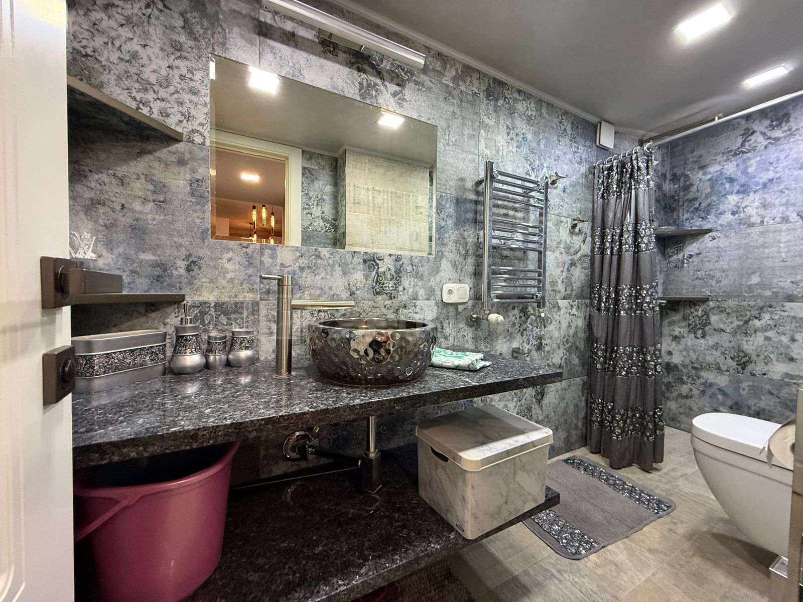 3 Սենյականոց Բնակարան Քարե Շենքում, 90քմ, 5/5 հարկ, Կապիտալ Վերանորոգված, Կահավորված, Արևկող