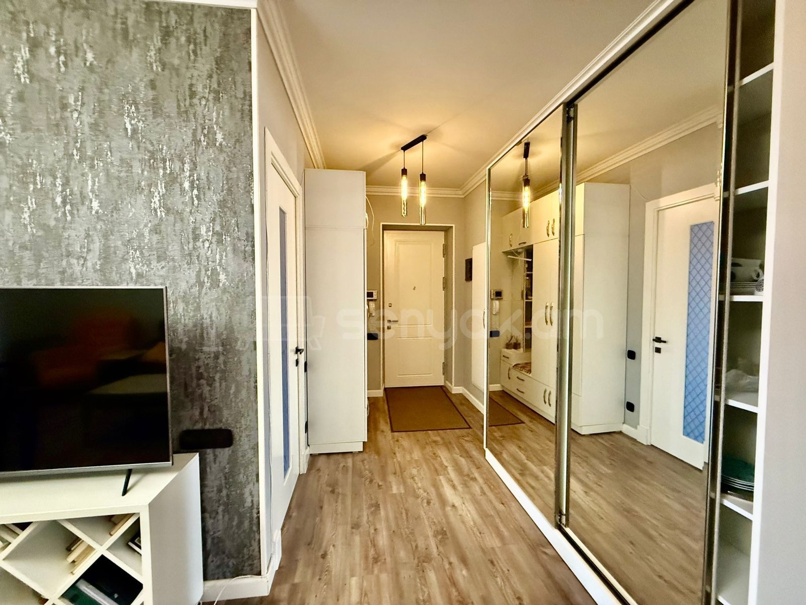 3 Սենյականոց Բնակարան Քարե Շենքում, 90քմ, 5/5 հարկ, Կապիտալ Վերանորոգված, Կահավորված, Արևկող