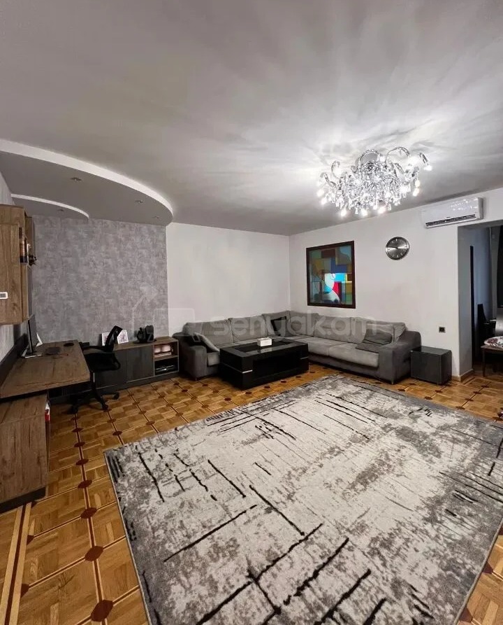 4 Սենյականոց Բնակարան Քարե Շենքում, 98քմ, 2/5 հարկ, Կապիտալ Վերանորոգված