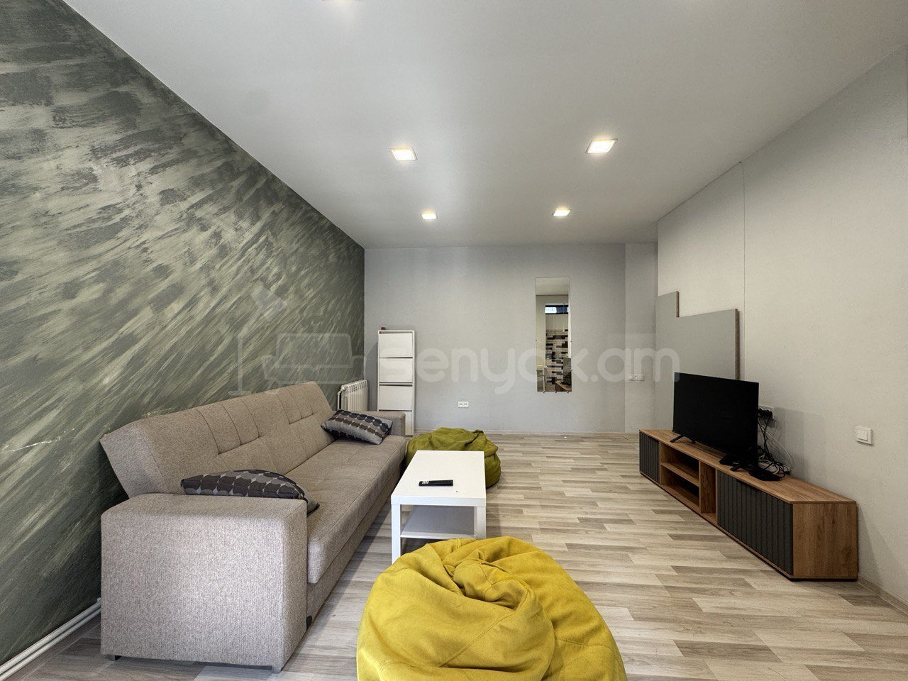 2 Սենյականոց Բնակարան Քարե Շենքում, 50քմ, 2/6 հարկ, Կապիտալ Վերանորոգված, Կահավորված, Արևկող