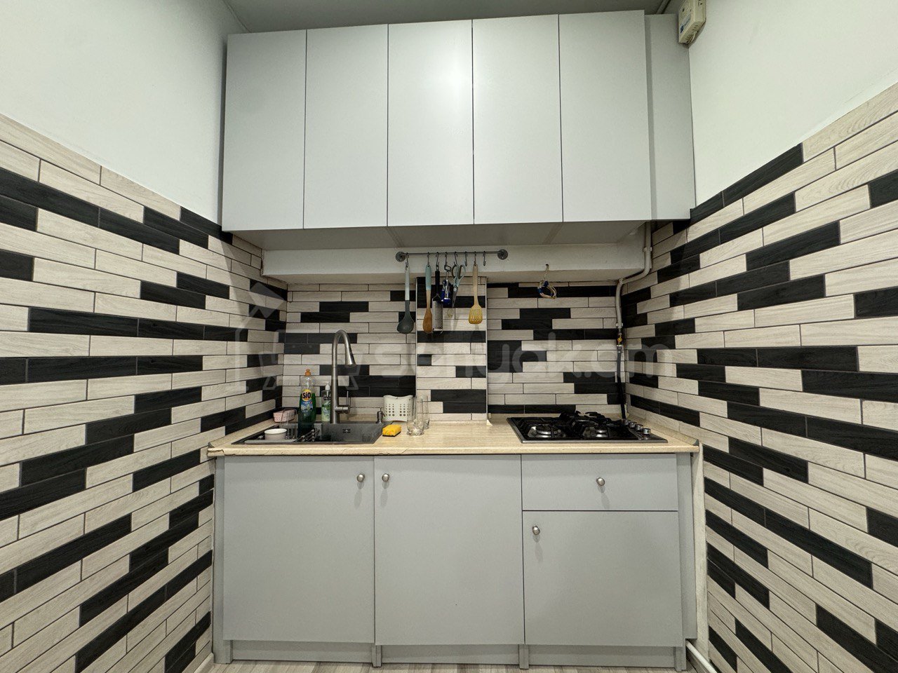 2 Սենյականոց Բնակարան Քարե Շենքում, 50քմ, 2/6 հարկ, Կապիտալ Վերանորոգված, Կահավորված, Արևկող