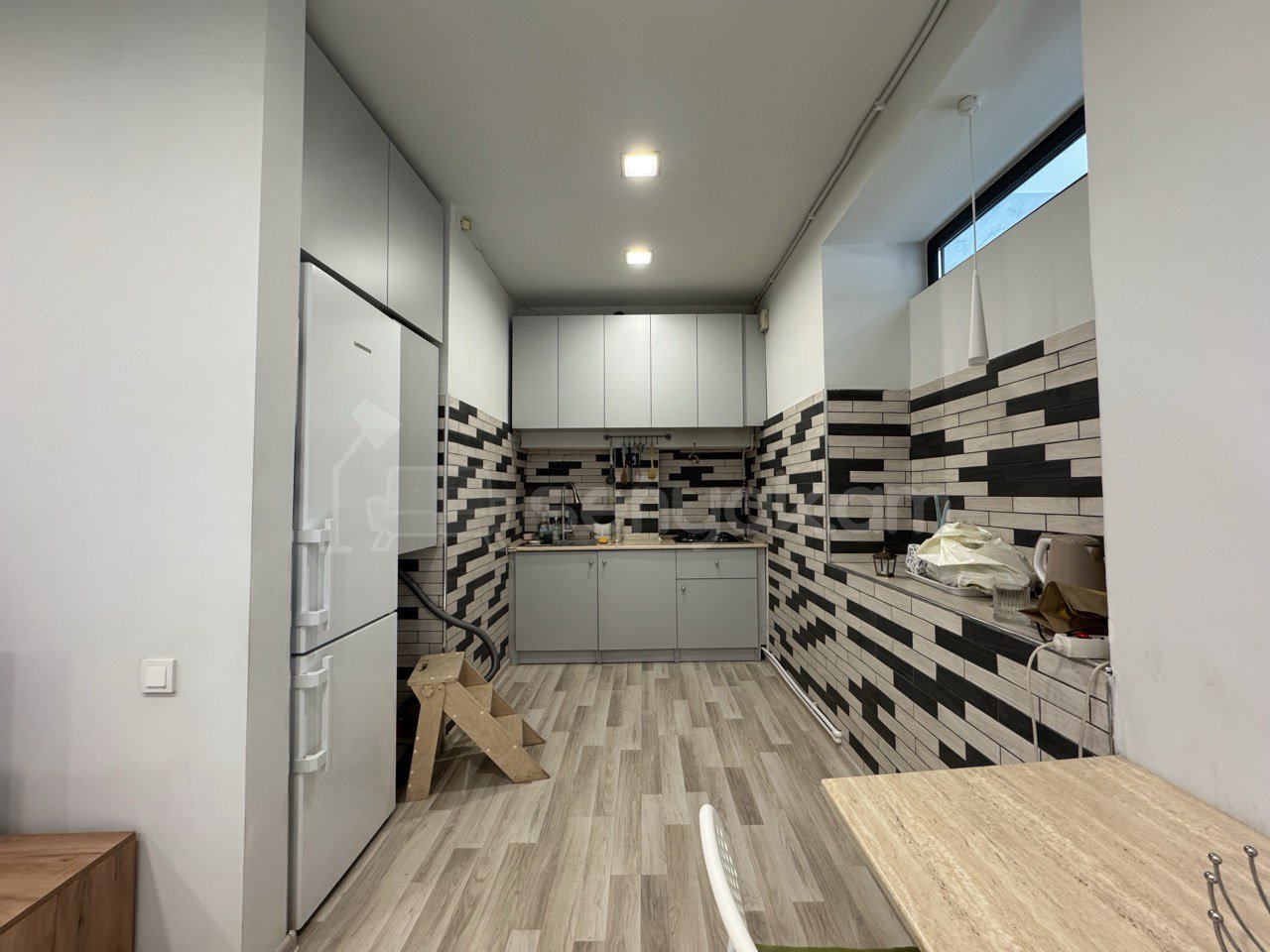 2 Սենյականոց Բնակարան Քարե Շենքում, 50քմ, 2/6 հարկ, Կապիտալ Վերանորոգված, Կահավորված, Արևկող