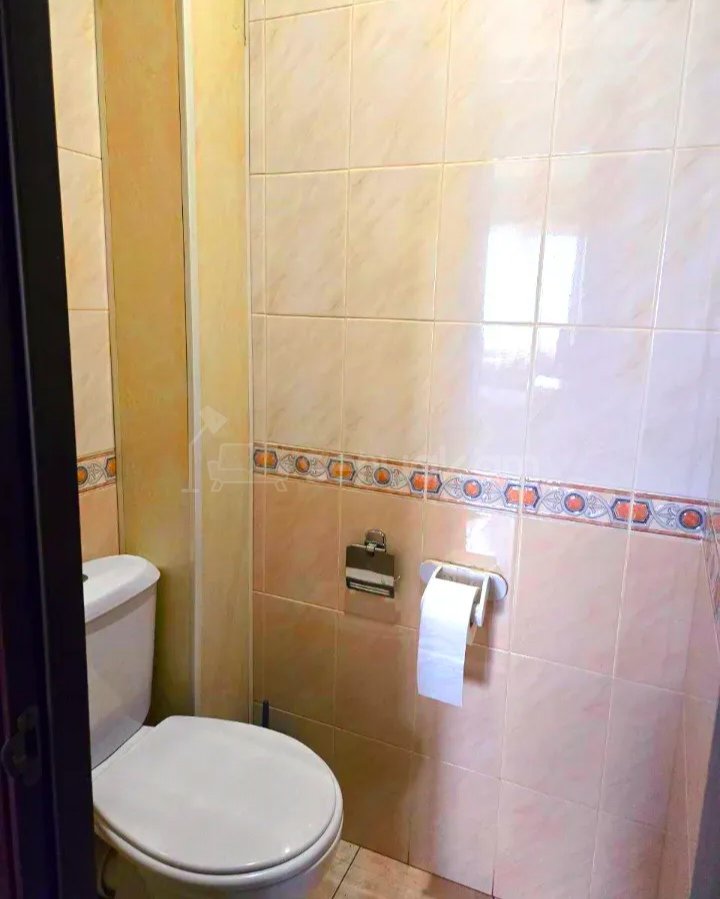 3 Սենյականոց Բնակարան, 80քմ, 8/9 հարկ, Նորմալ Վիճակում, Կահավորված