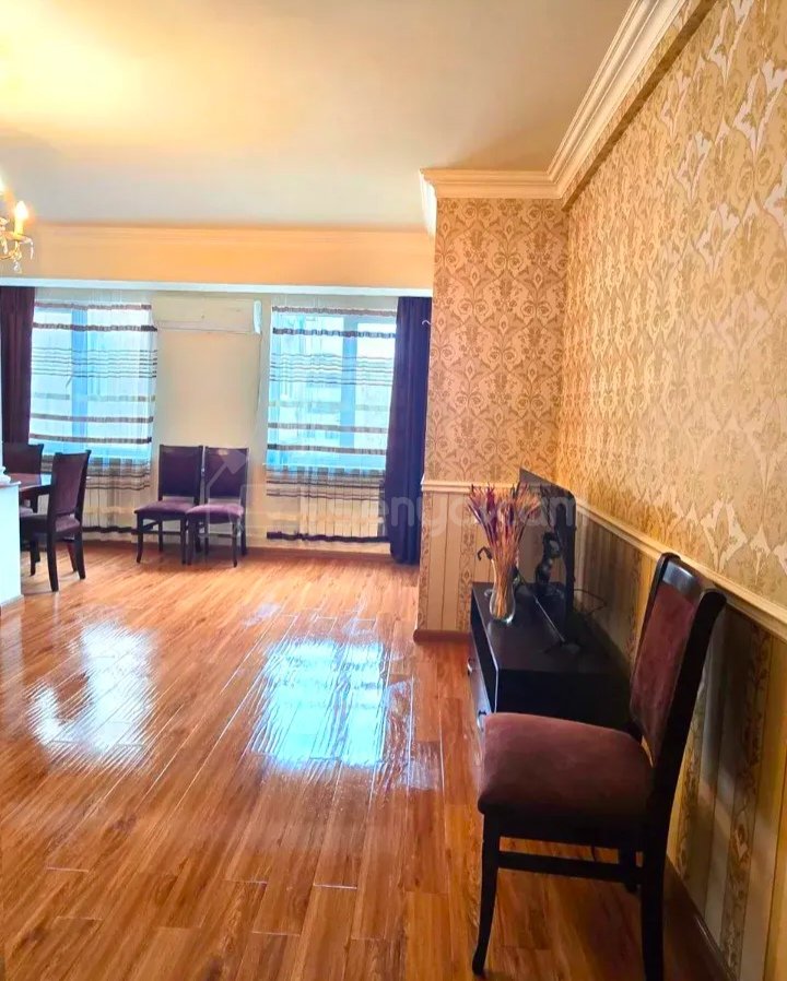 3 Սենյականոց Բնակարան, 80քմ, 8/9 հարկ, Նորմալ Վիճակում, Կահավորված