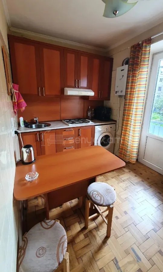 2 Սենյականոց Բնակարան Քարե Շենքում, 57քմ, 3/5 հարկ, Կապիտալ Վերանորոգված, Կահավորված