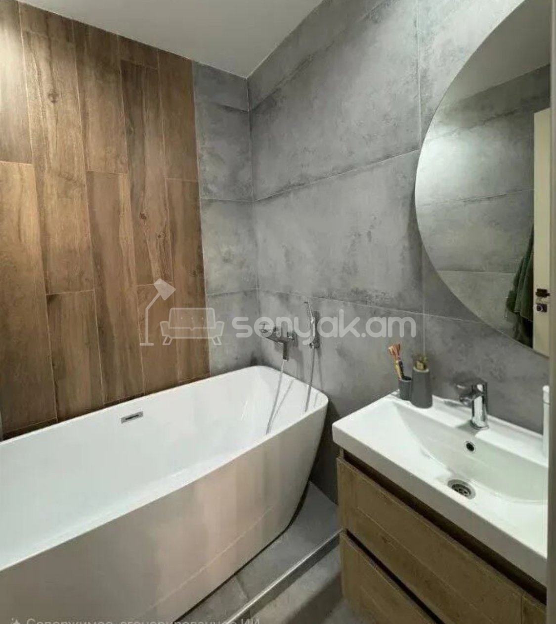 4 Սենյականոց Բնակարան Քարե Շենքում, 105քմ, 5/5 հարկ, Դիզայներական Վերանորոգված