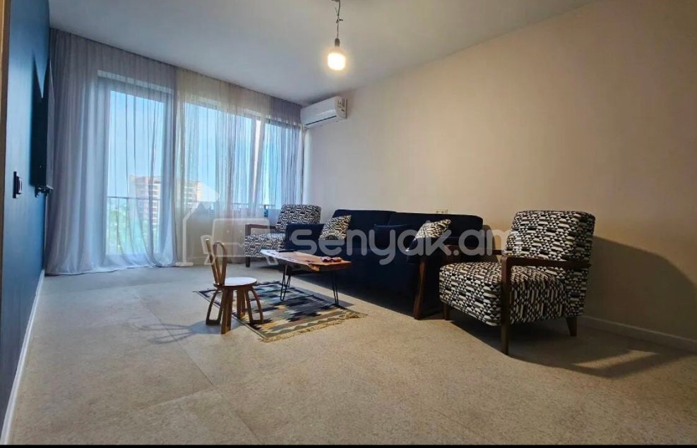 4 Սենյականոց Բնակարան Քարե Շենքում, 105քմ, 5/5 հարկ, Դիզայներական Վերանորոգված