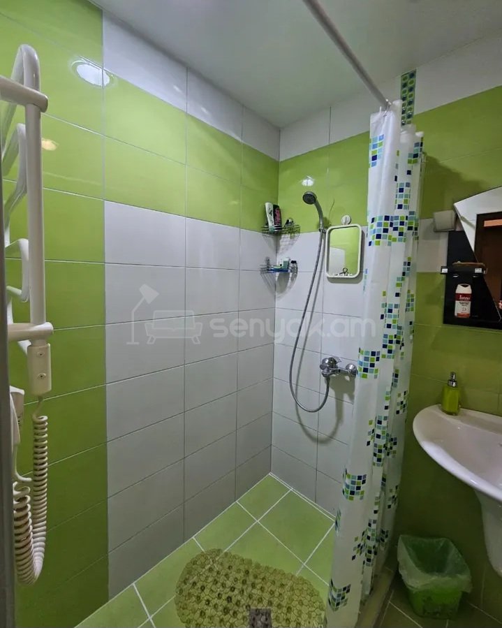 2 Սենյականոց Բնակարան Քարե Շենքում, 60քմ, 2/5 հարկ, Դիզայներական Վերանորոգված, Կահավորված