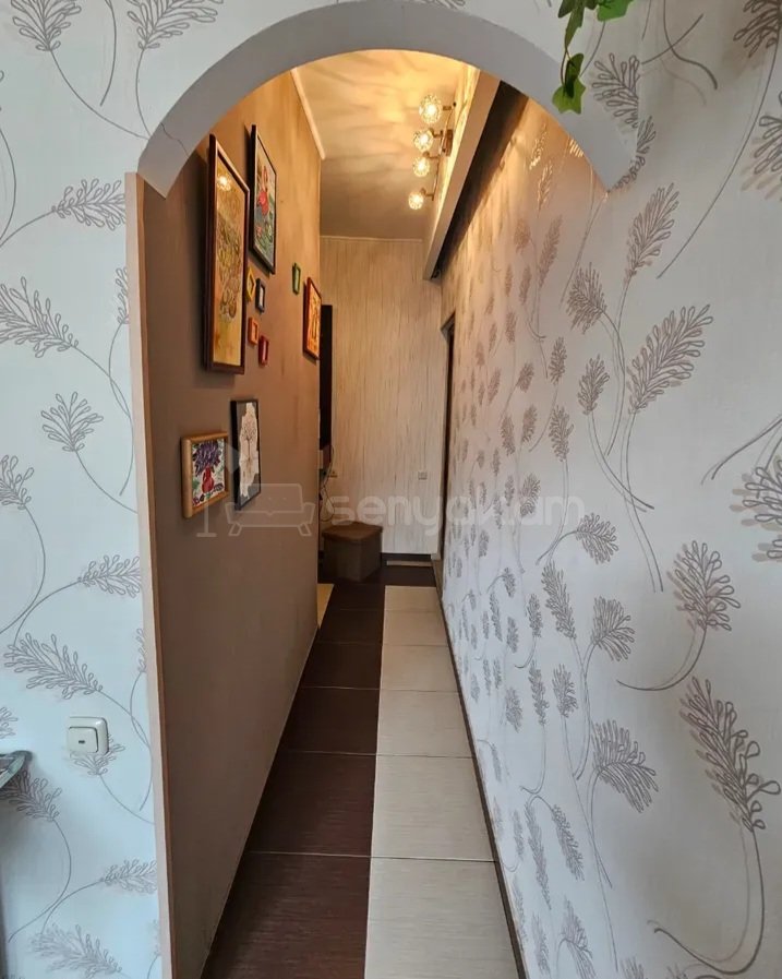 2 Սենյականոց Բնակարան Քարե Շենքում, 60քմ, 2/5 հարկ, Դիզայներական Վերանորոգված, Կահավորված