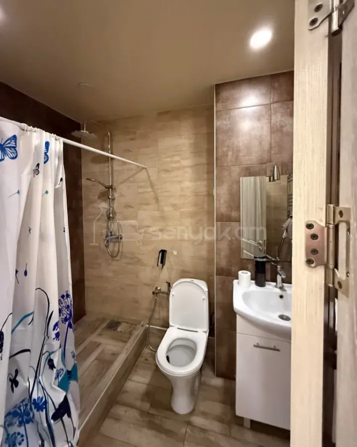 2 Սենյականոց Բնակարան Քարե Շենքում, 48քմ, 4/5 հարկ, Դիզայներական Վերանորոգված, Կահավորված