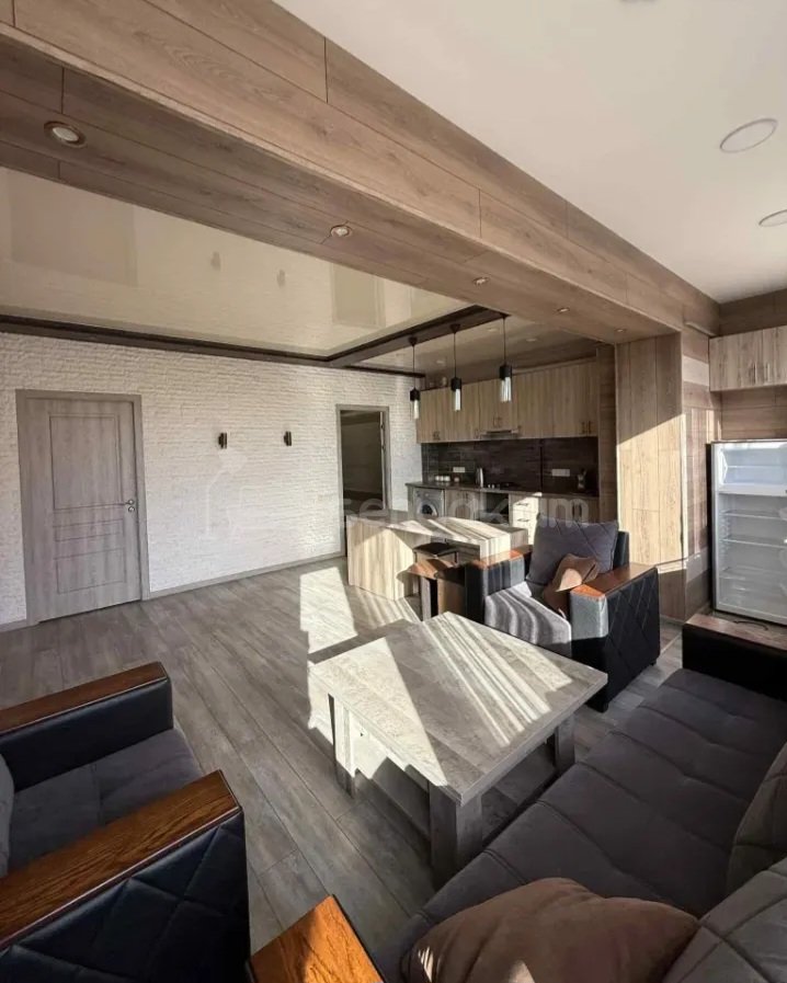 2 Սենյականոց Բնակարան Քարե Շենքում, 48քմ, 4/5 հարկ, Դիզայներական Վերանորոգված, Կահավորված