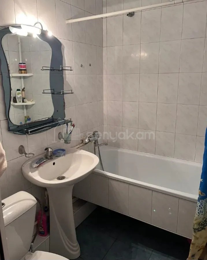 2 Սենյականոց Բնակարան, 60քմ, 5/5 հարկ, Պետական Վիճակում, Կահավորված